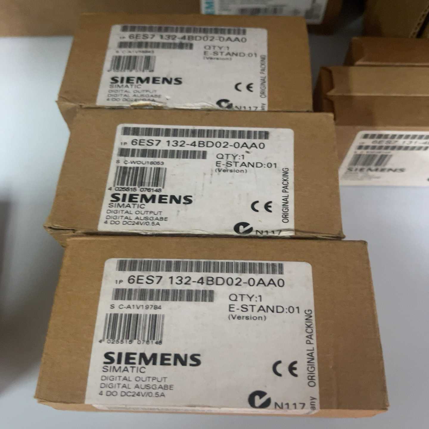 6ES7132-4BD02-0AA0西门子原装正品开封的-议价