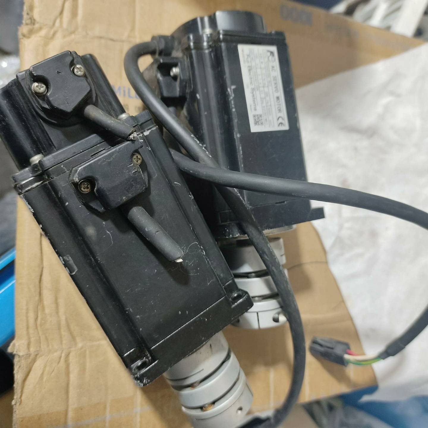 富士伺服电机，GYS401DC2-T2C，检测OK~询价