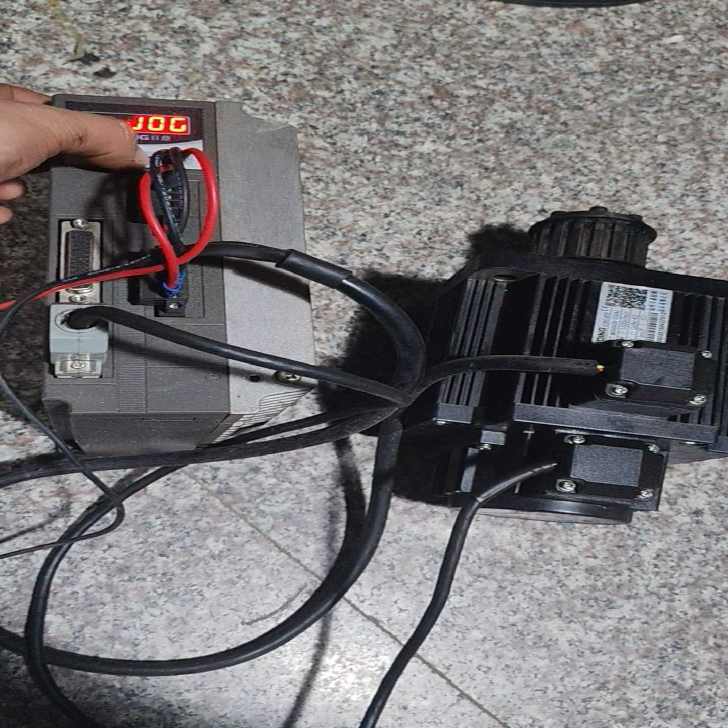 日鼎伺服驱动器：DCS3205-VA1/CF1--议价商品