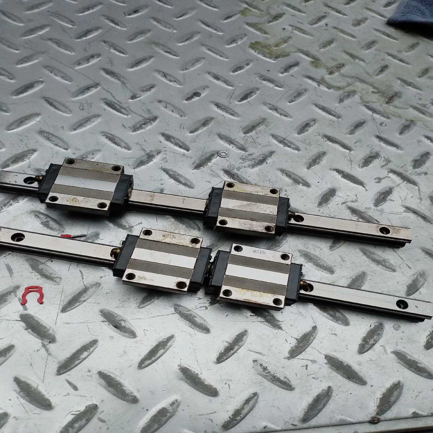 THKHSR15直线导轨件图上两条150，运费14询价