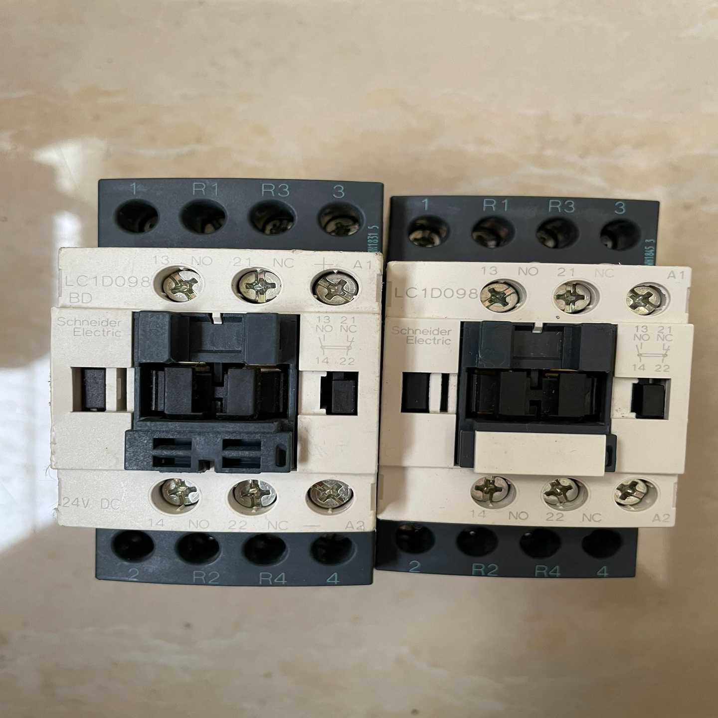 直流接触器LC1D098BD 24VDC，交流接触器LC1D~询价