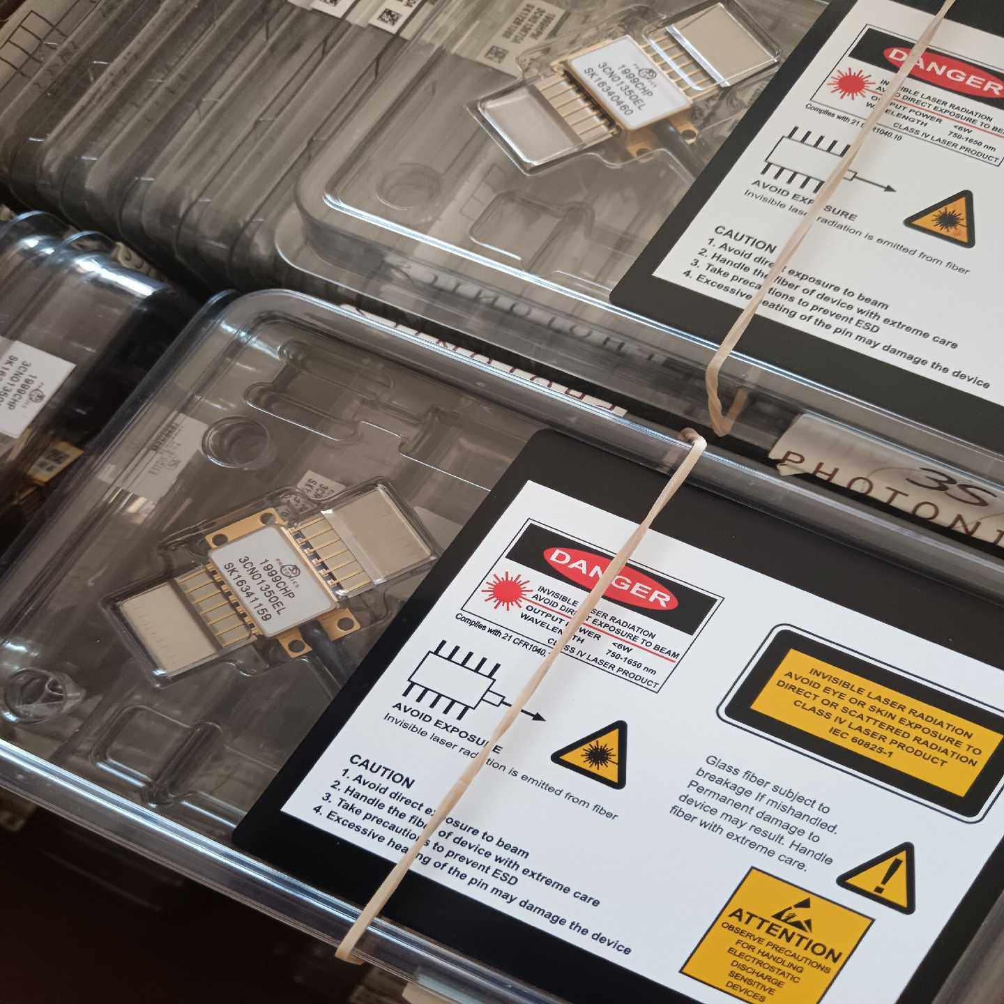 咨询-功率550mw泵浦激光器974nm，，包测试，议