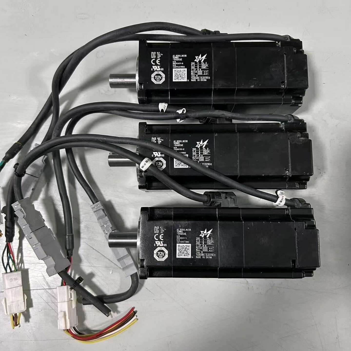 安川伺服电机SGMMS-04ADC6E，正常，成色如询价