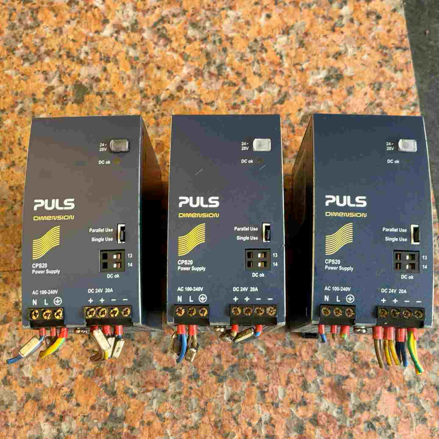 普尔世PULS电源CPS20.241功能正常成色如图询价