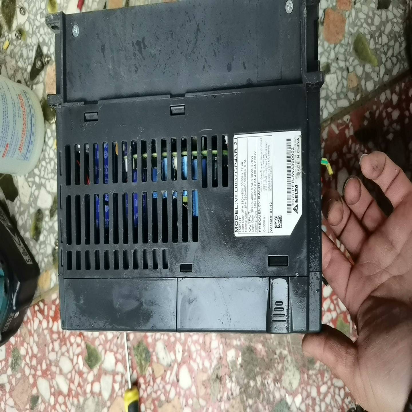 台达CP2000变频器VFD037CP43B-21一个。适用