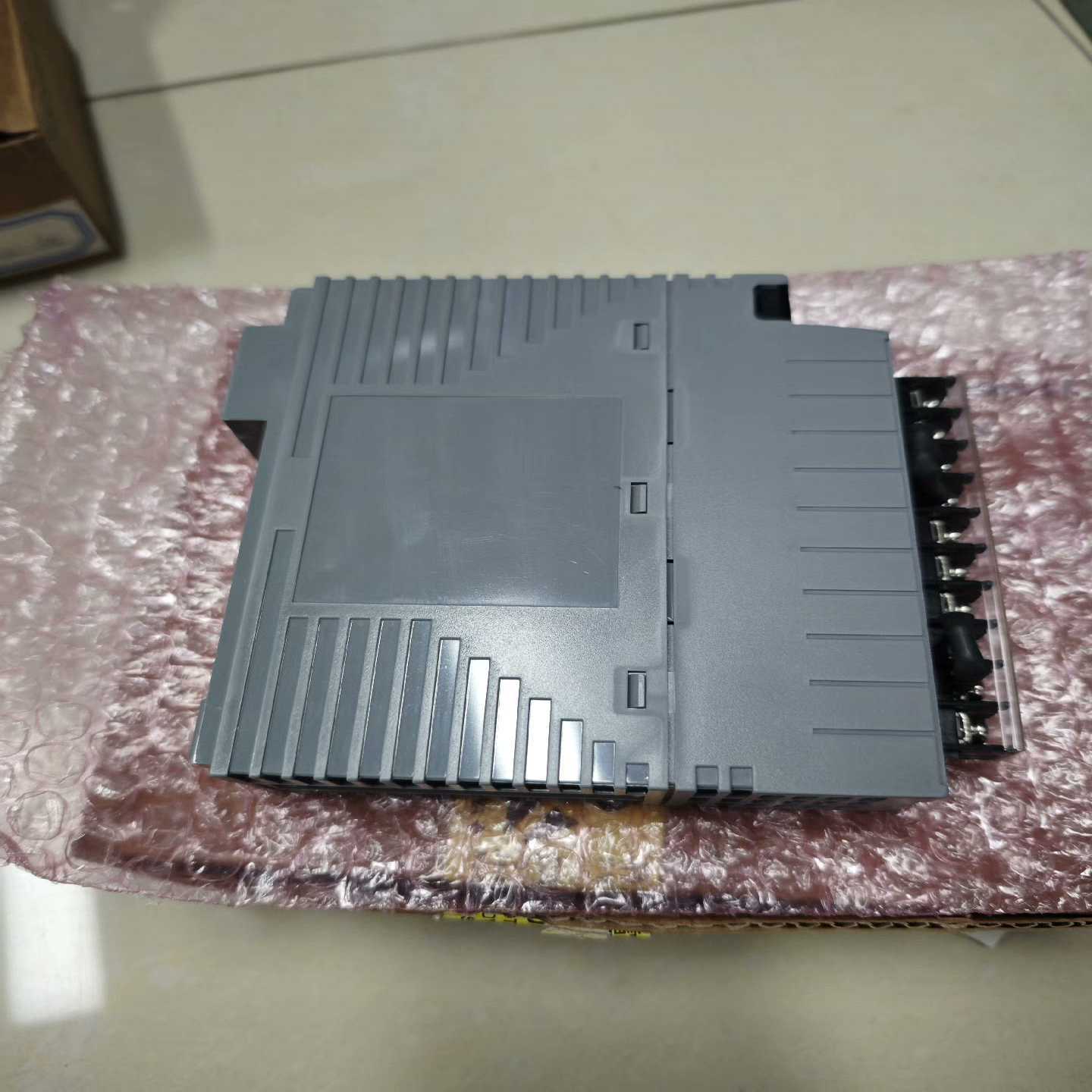 接近开关E2A-M18KS08-WP-D1询价