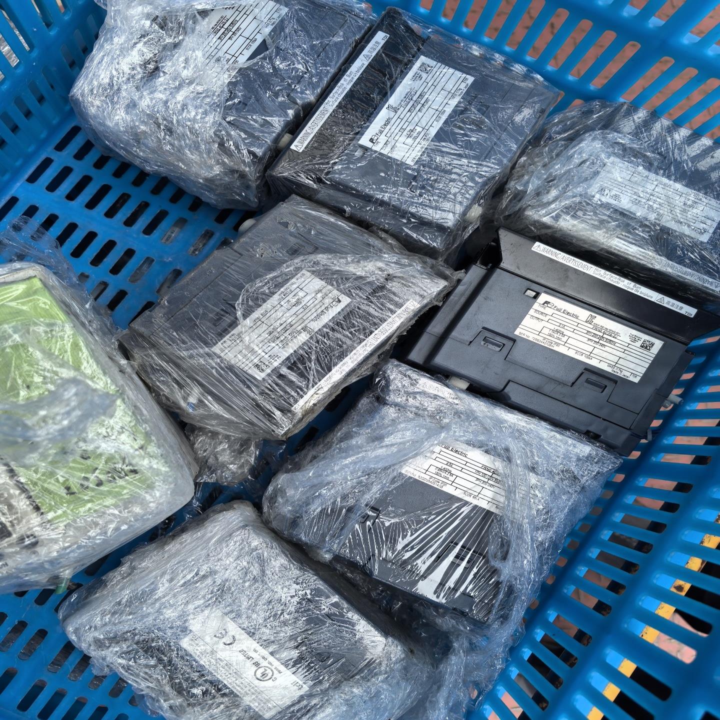 【请询价】富士变频器FRN04C2S-2J三相200-240V5