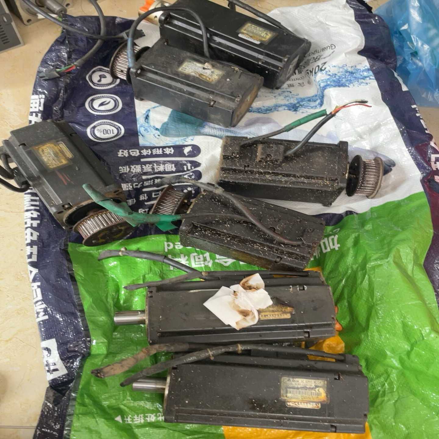 台达ECMA-C20807SS-RS两款交流伺服电机剪线议价询价