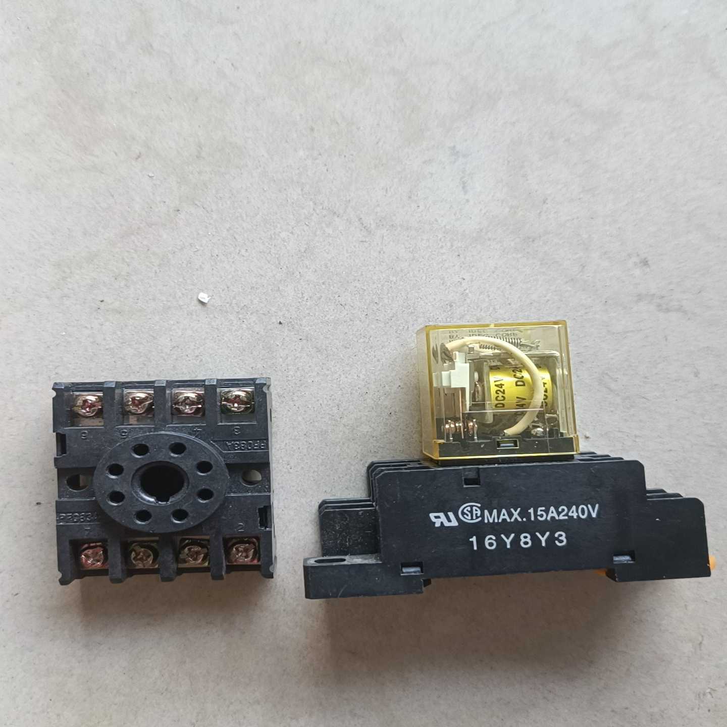 IDEC和泉RH2B-U24V连底座继电器接触器2询价