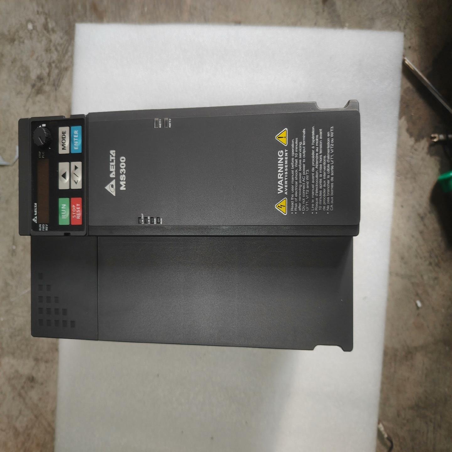 9新台达MS300变频器。  11KW型号VFD25AMS4（佳毅工控）