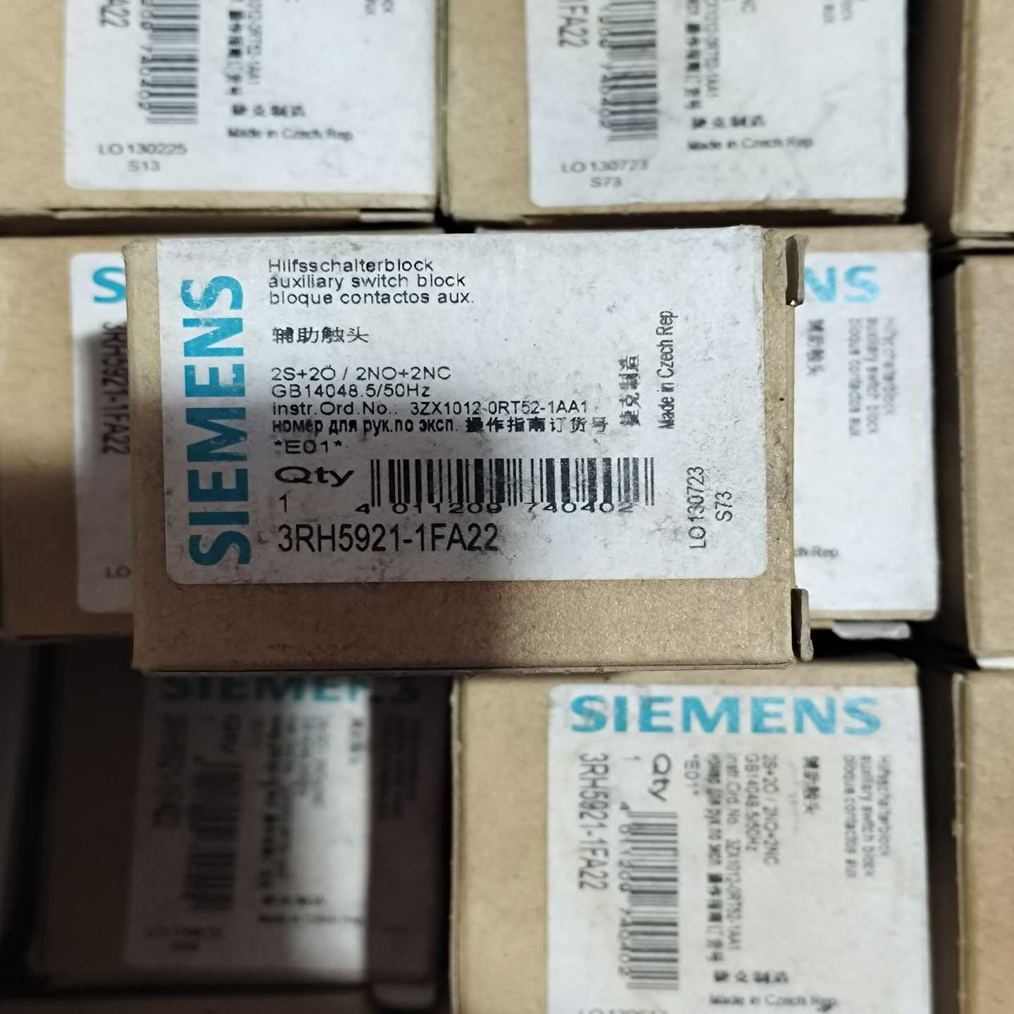 西门子辅助触头3RH5921-1FA22，全新原装，捷克制造