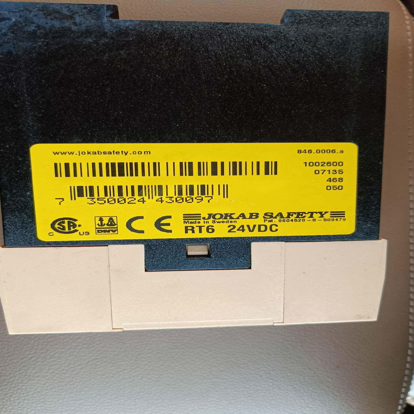 JOKABSAFETY佳可保继电器RT624VDC正常(胖胖商铺）