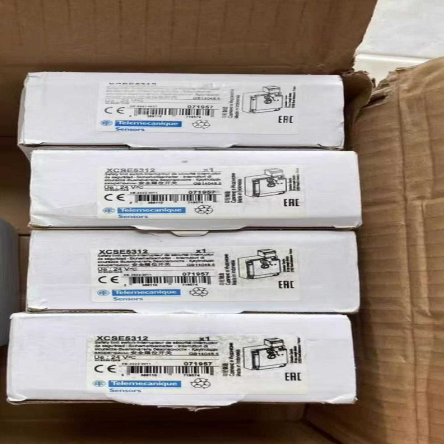 询价施耐德安全门开关 XCSE5312 全新原装现货议价议价