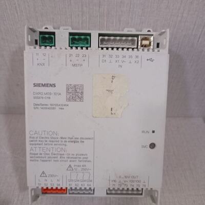 SIEMENS DXR2.M09101A COMPACT ROOM AUTOMATION STATION  USED