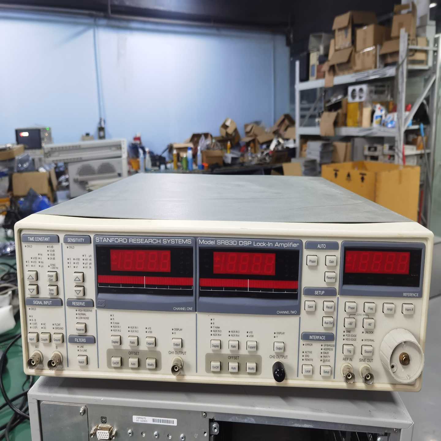 9.9成新，斯坦福SR830锁相方大器，整，成色新询价