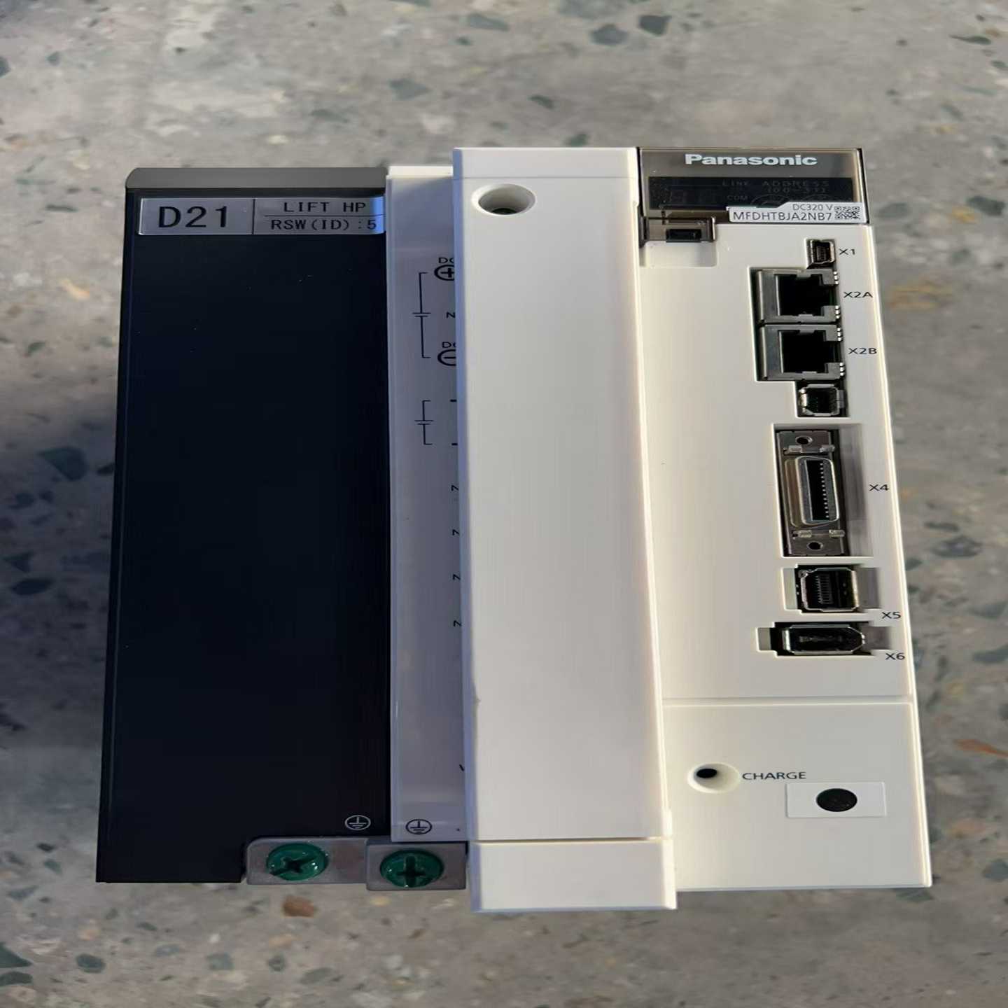 日本Panasonic伺服电机MFDHTBJA2NB7原装拆--议价商品
