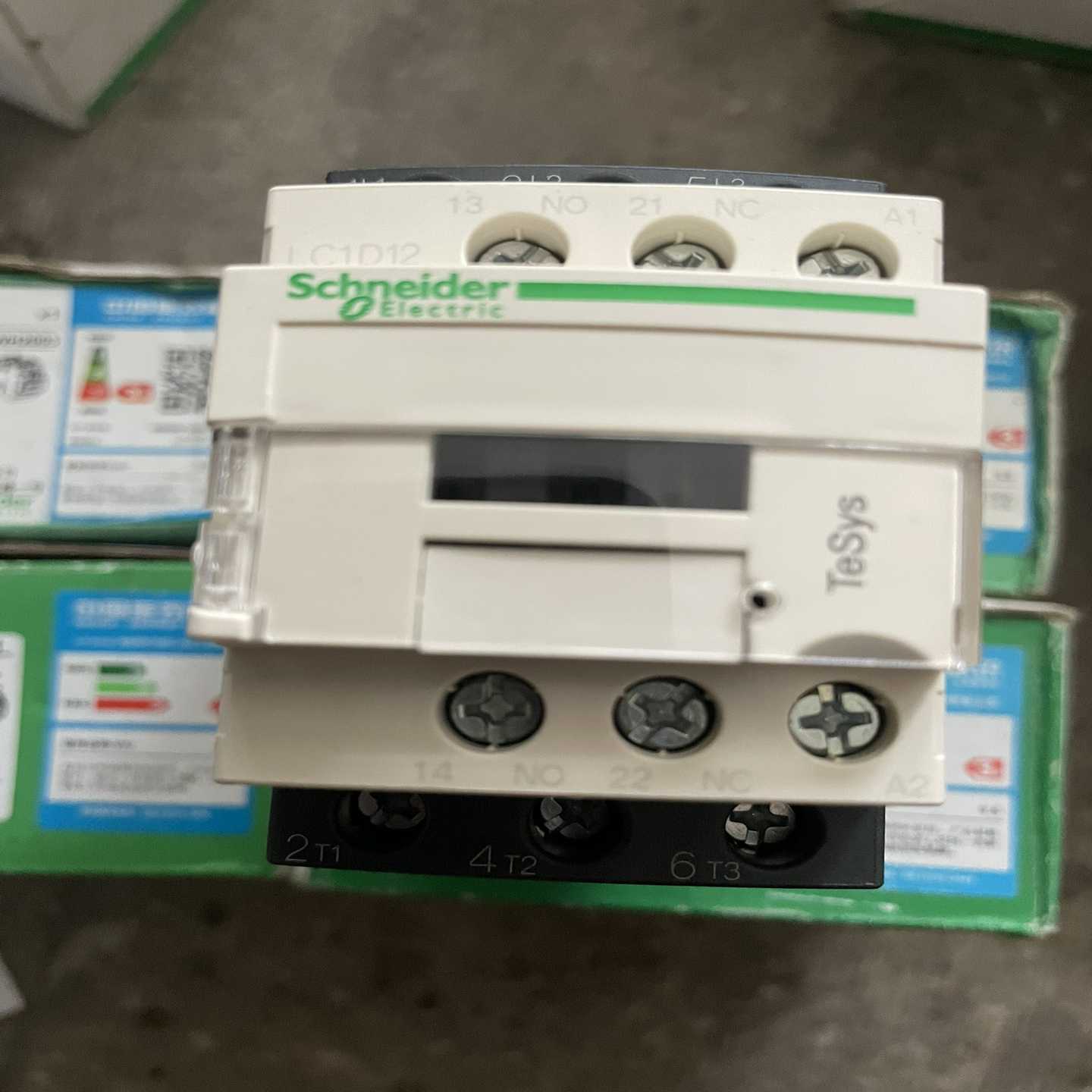 施耐德交流接触器LC1D12M7C，220V，原装正品，带包
