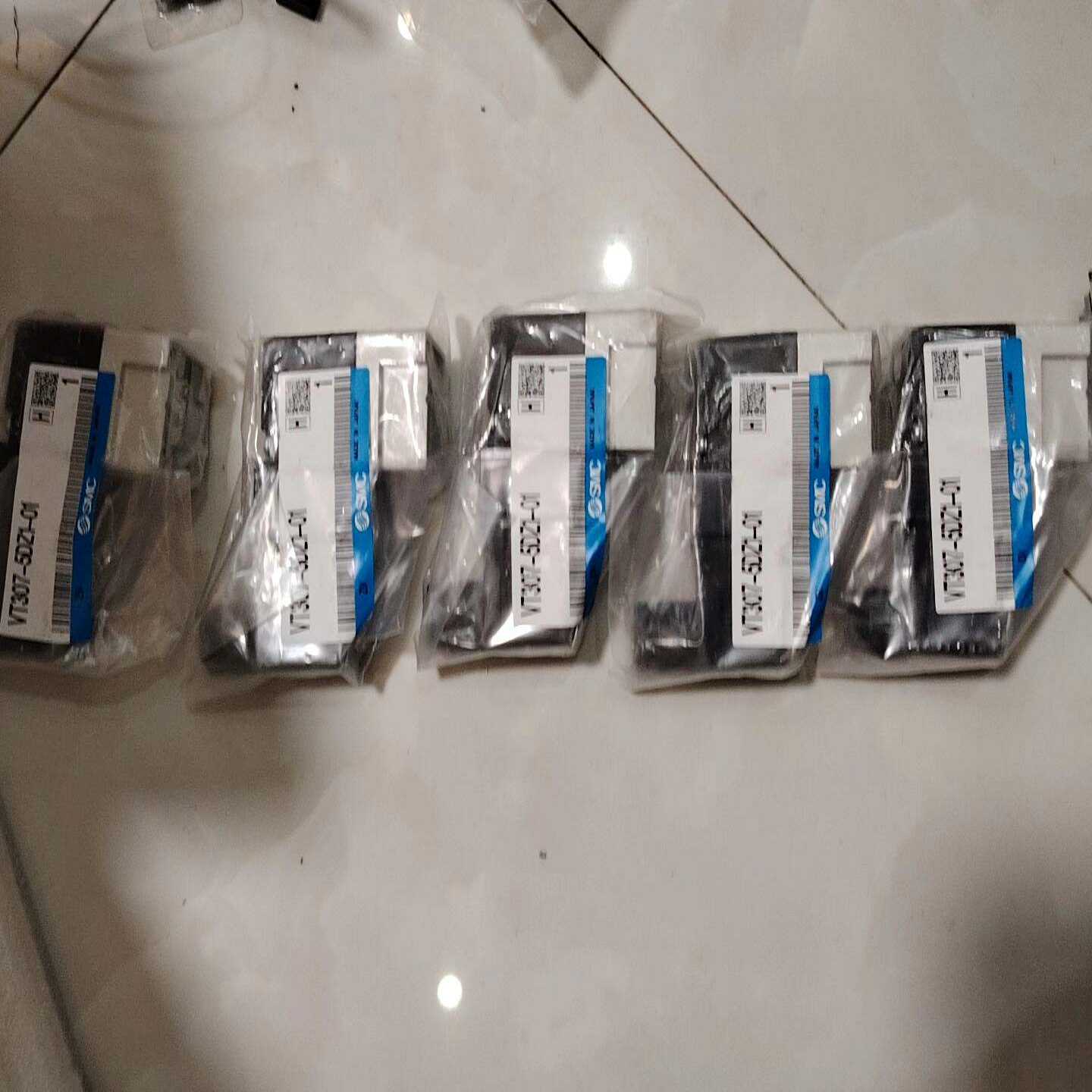 SMC电磁阀VT307-5DZ1-01--议价商品