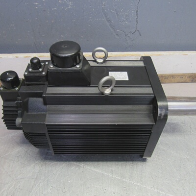 YASKAWASERVOMOTORSGMGH55D2A6C5500W35.0Nm1500RPM20.8A400V全新