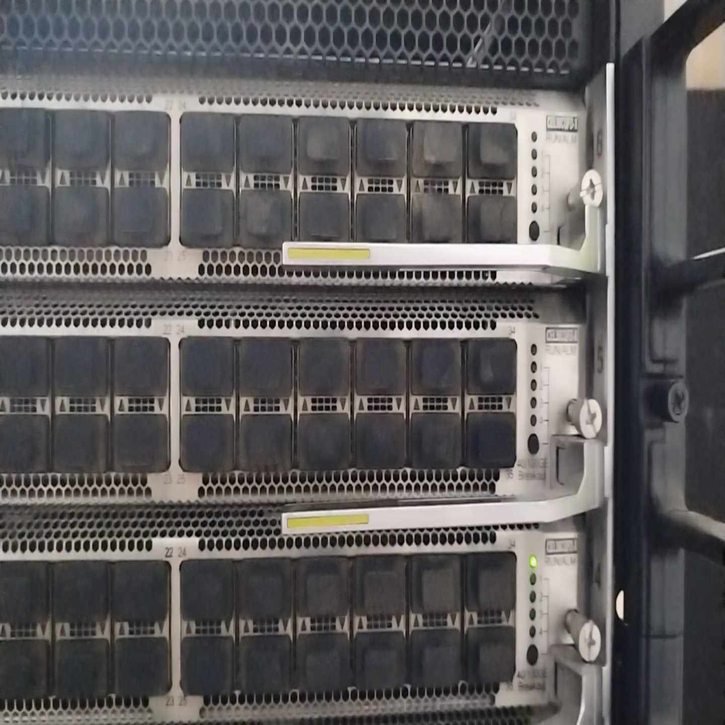 华为数据中心交换机CE12816E 带36口100G板卡，测
