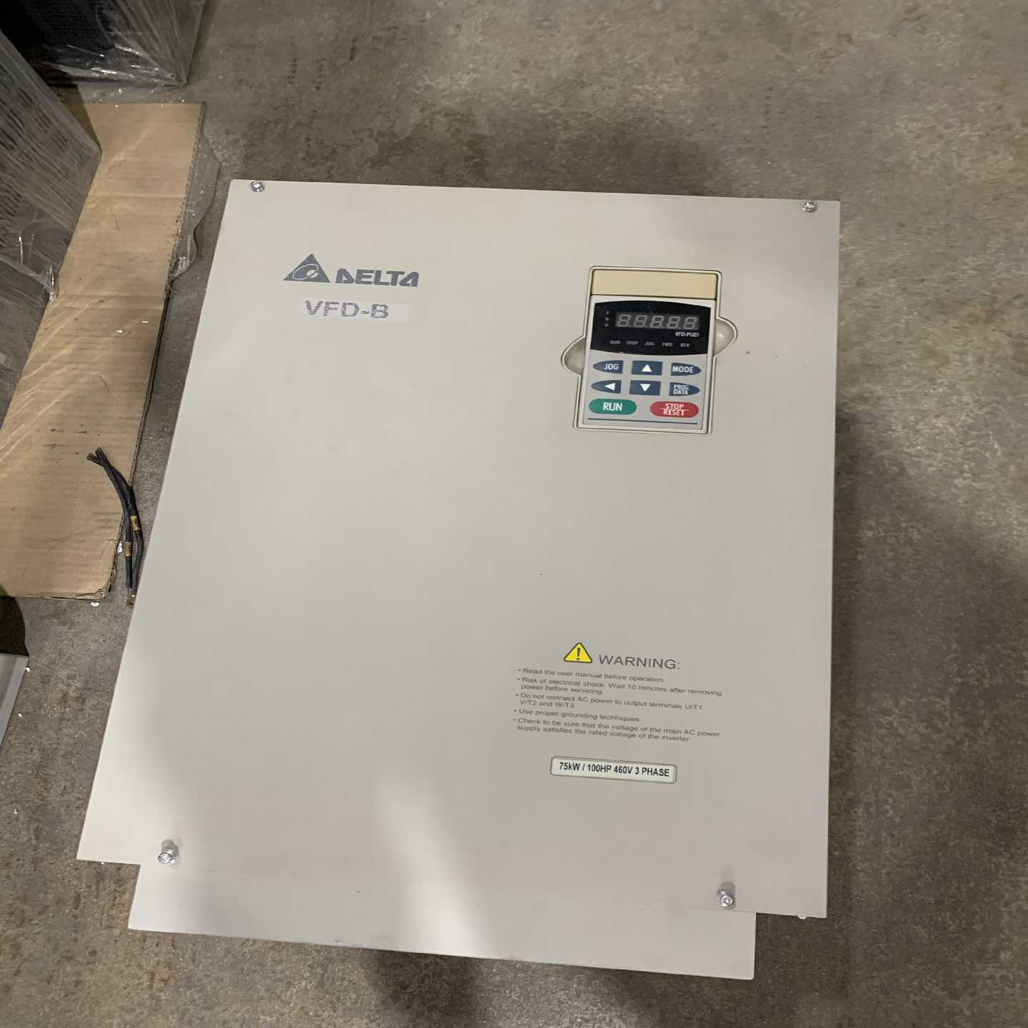 询价台达VFD-B变频器55KW，，没修，机器是