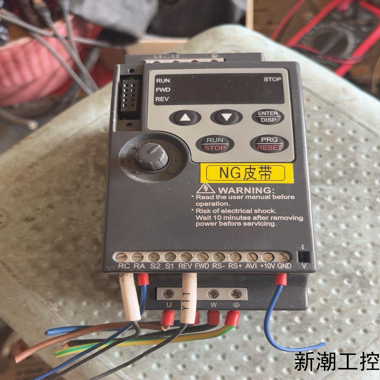 拆机众辰变频器 NZ100-0R4G-2 04KW 220议价商品