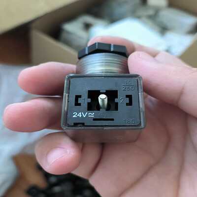 【议价】诺信型诺信电磁阀专用插头意大利MPM插头正方形