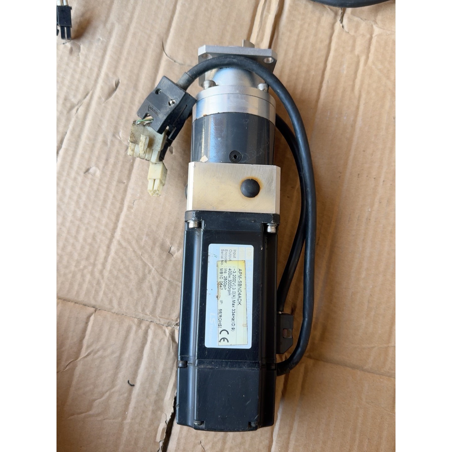 售前询价LS伺服马达型号APM-SBN04ADK400W