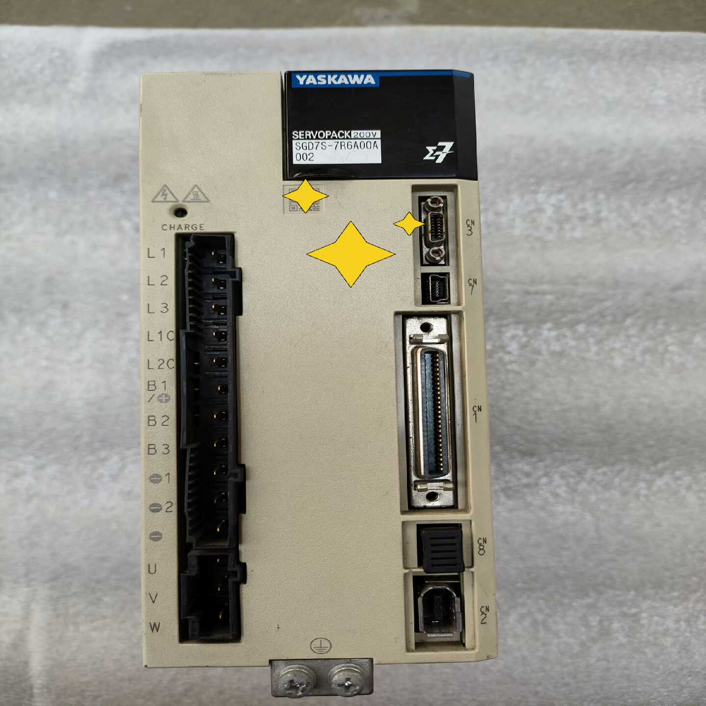 议价安川伺服驱动器SGD7S-7R6A00A0021KW现货/维u修