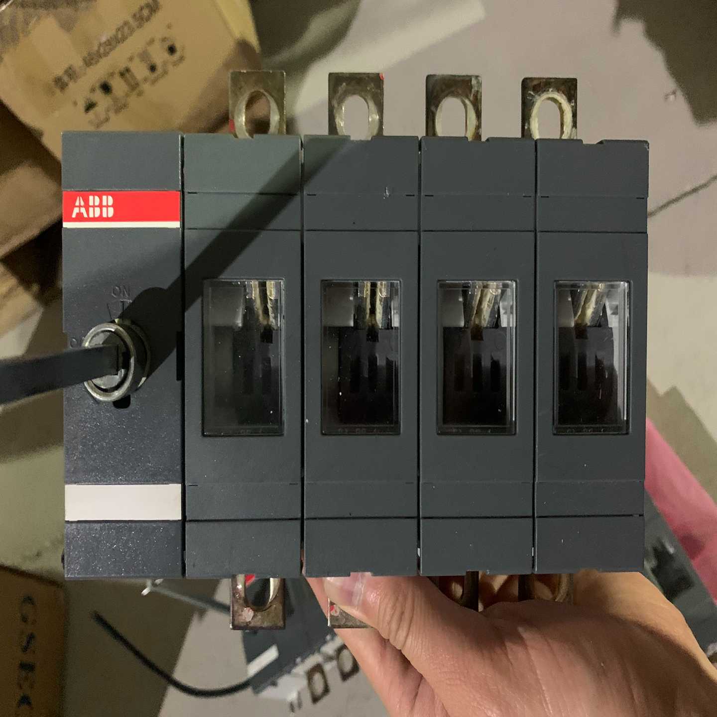 ABB隔离开关OT250E04，4P250A询价