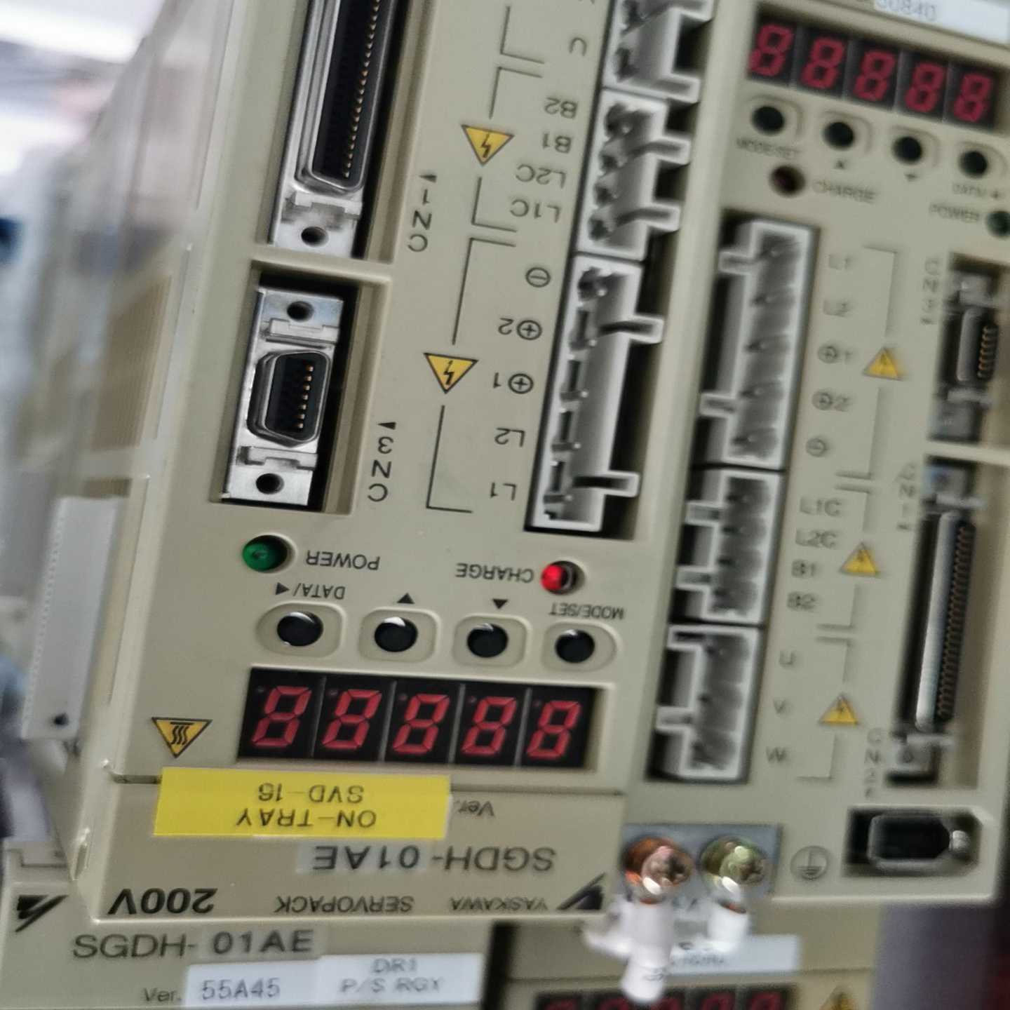 SGDH-01AE安川伺服驱动器【卡奥电子】