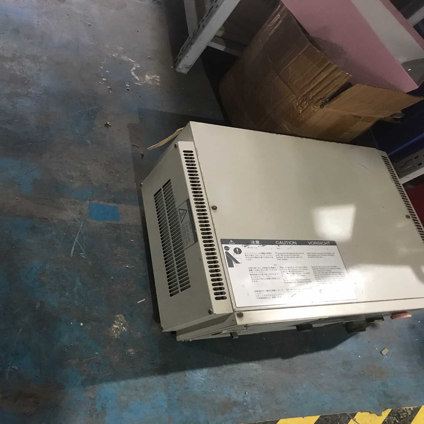 三菱CR2B-574工业机器人控制柜实物拍摄质量包好-议价