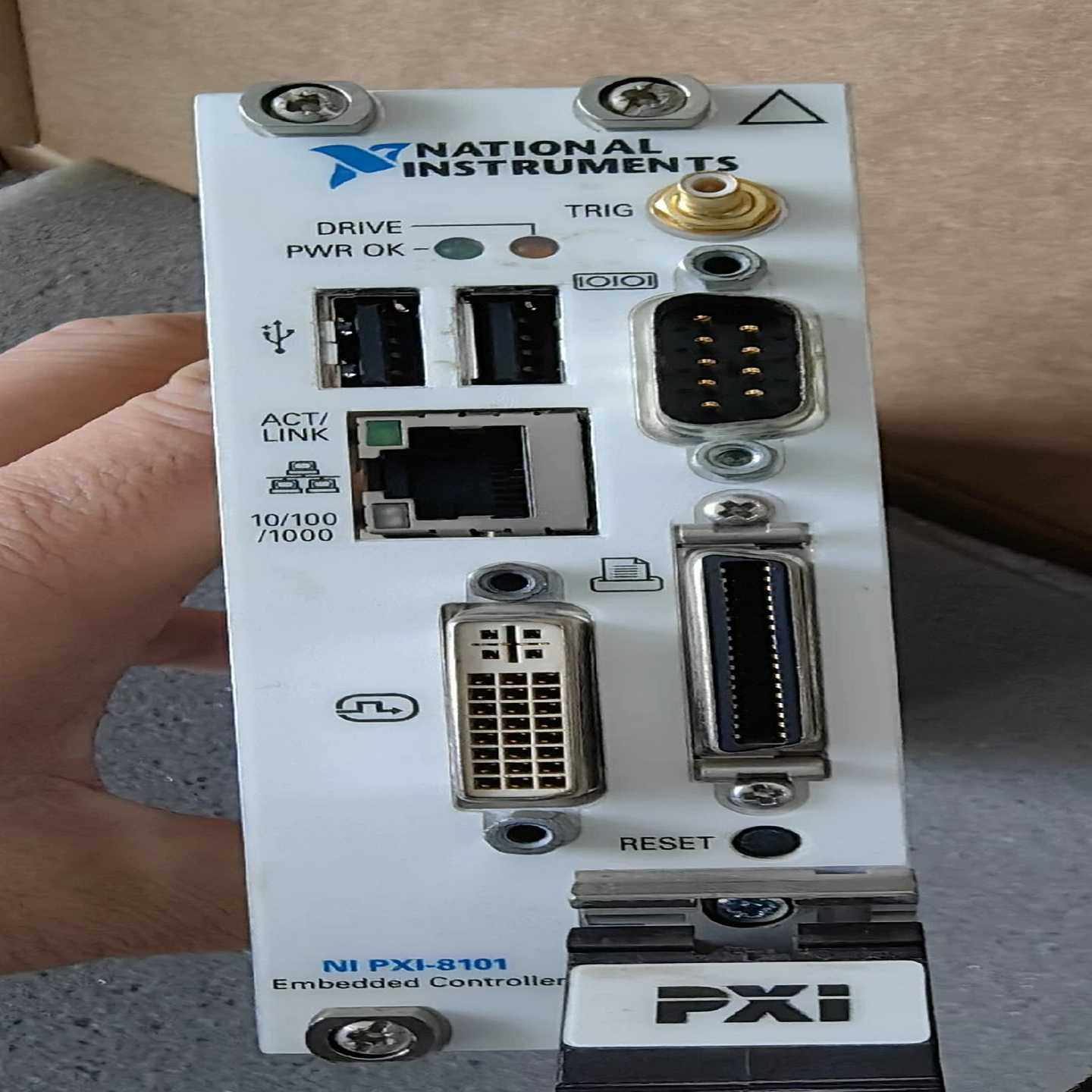 NIPXI-8101控制器，功能，议价出售，有需要