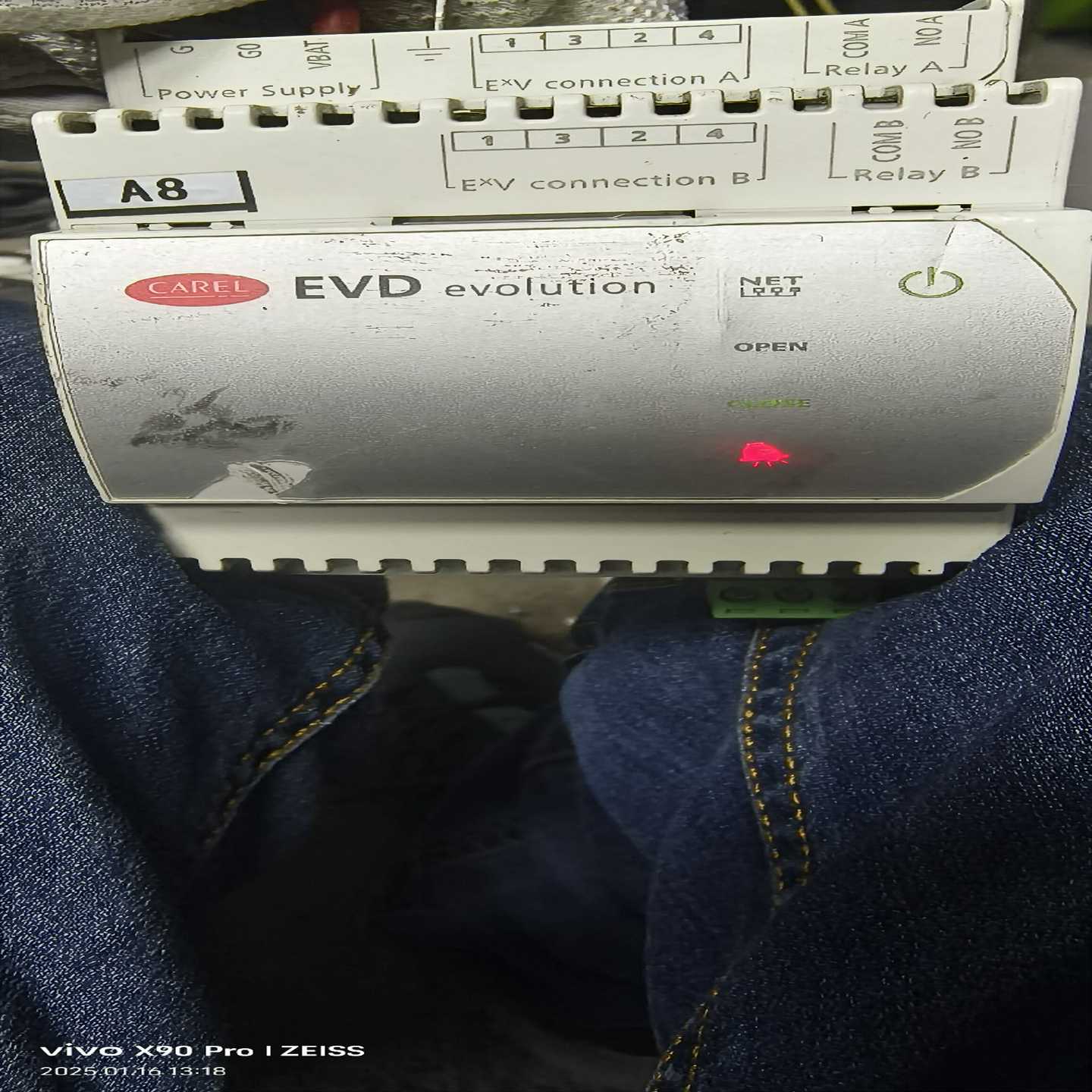 卡乐控制器evd0000e20被切割把外壳烧了点，但功能正常-议价