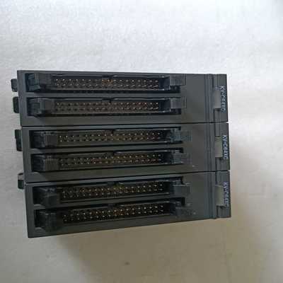 基恩士KV-C64XC,3pcs,有二个卡扣断了，测试ok,
