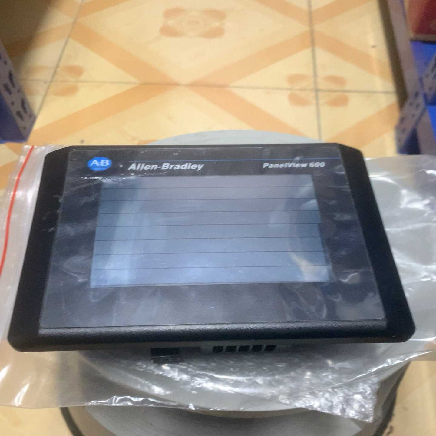 2711-T6C8L1Allen-Bradley罗克韦尔A--议价商品