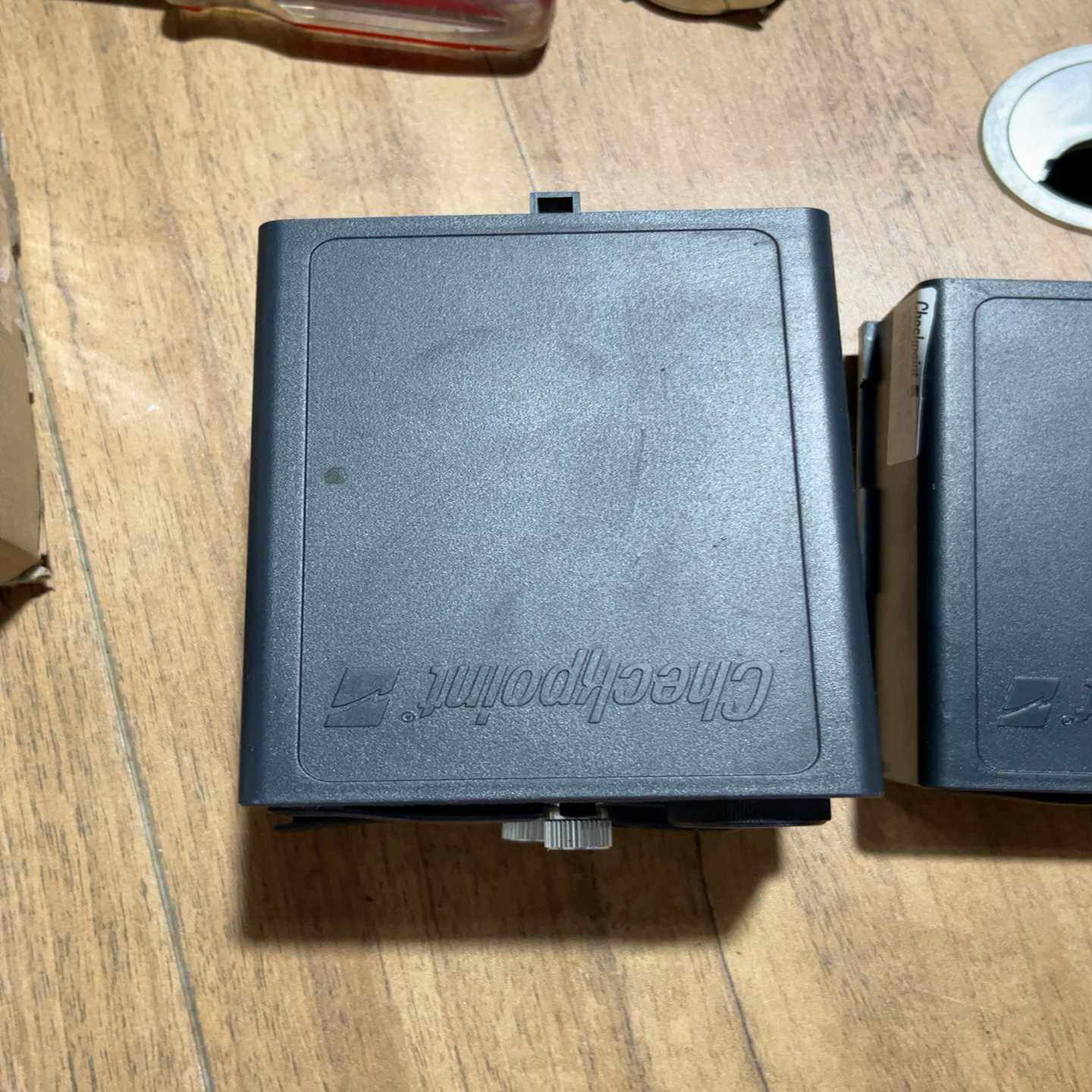 Chechpoint电源适配器，如图所示，实拍图片，所见即所--议价商品