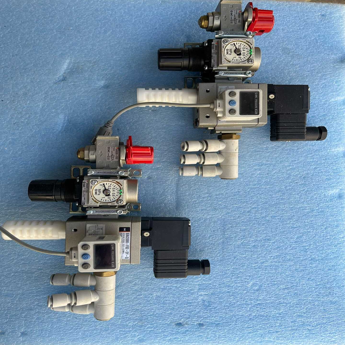 SMC电磁阀 电阻器 调压阀 温控数显压力表 整套，议价