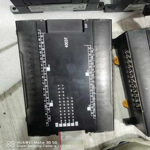 4个PLC模块控制器CP1W-40EDT，询价