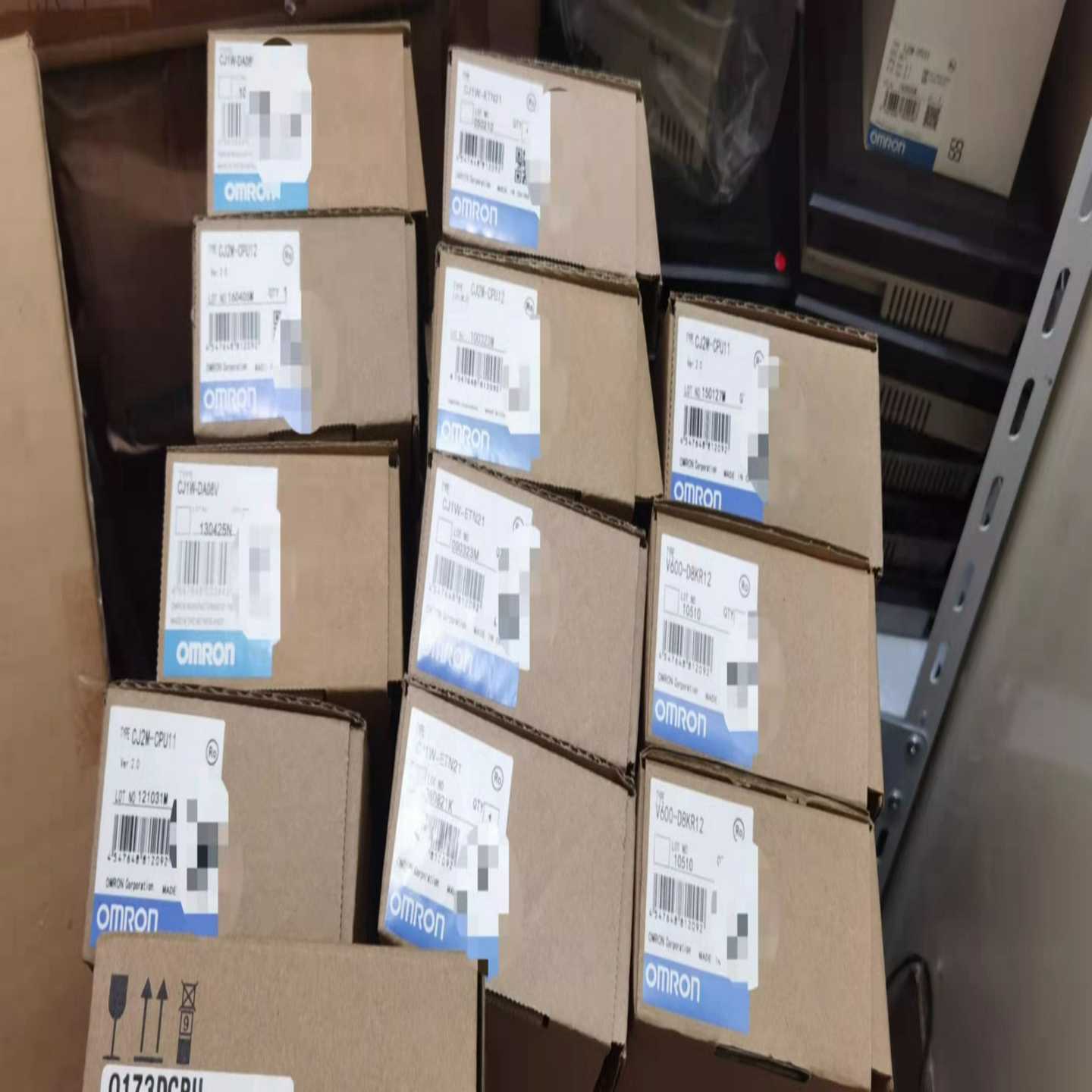 CJ1W-DA08VV600-D8KR12CJ1W-E