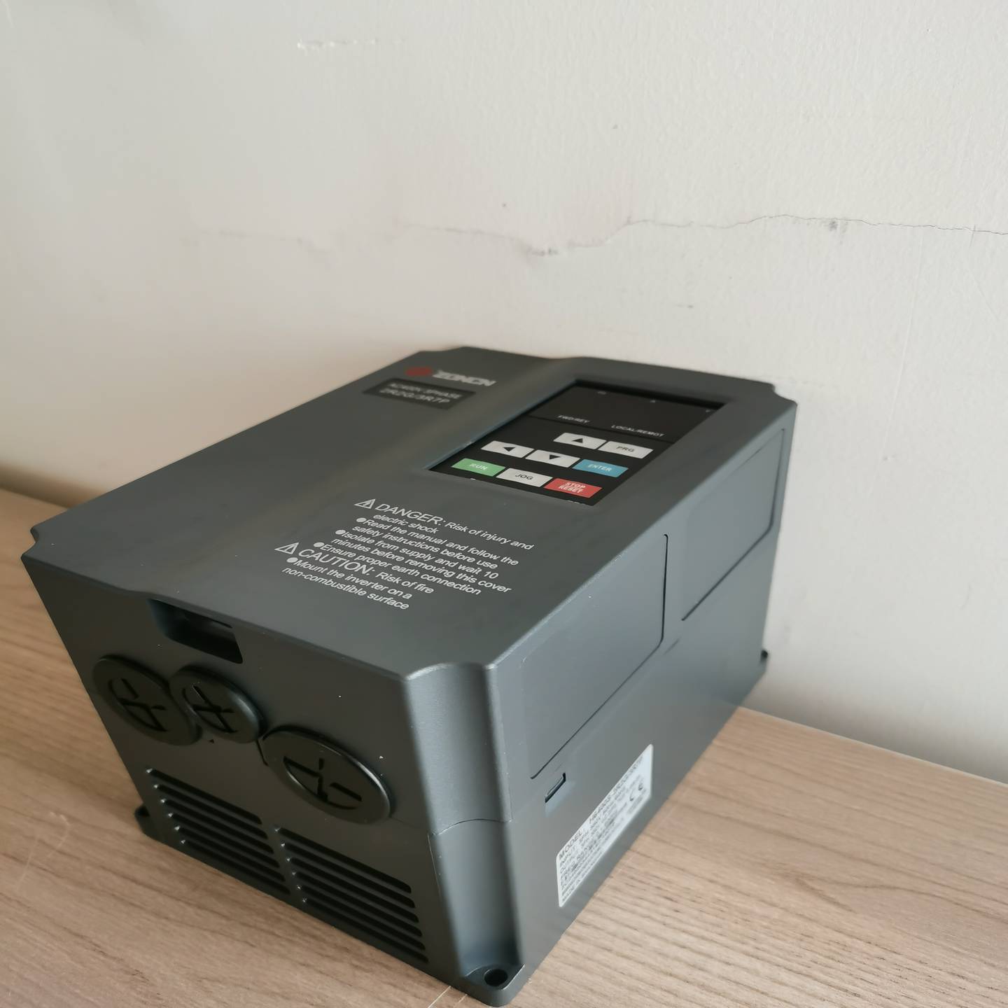 ZONCN众辰变频器H6400S-2R2G3R7P 3R7G5R5P 1R5G2R2P 11G15P询价