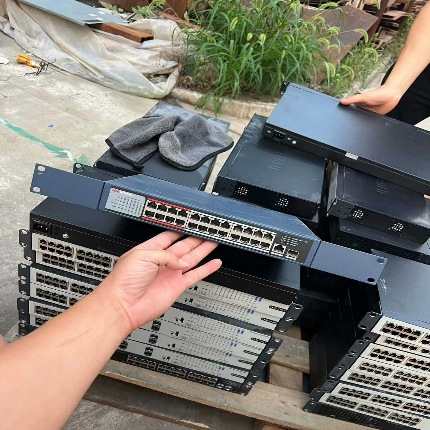 海康威视24口POE交换机海康威视DS-3E0326P-E-议价