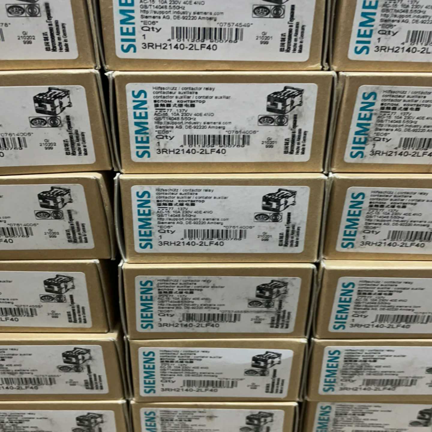 继电器 3RH2140-2LF40 DC77-137V(询价）