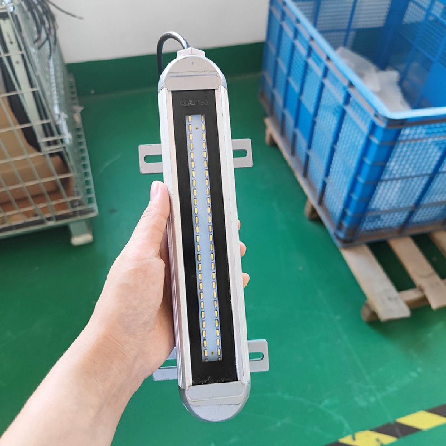 数控机床防爆工作灯220Vled防水地沟灯24V集装箱长条金属照明灯