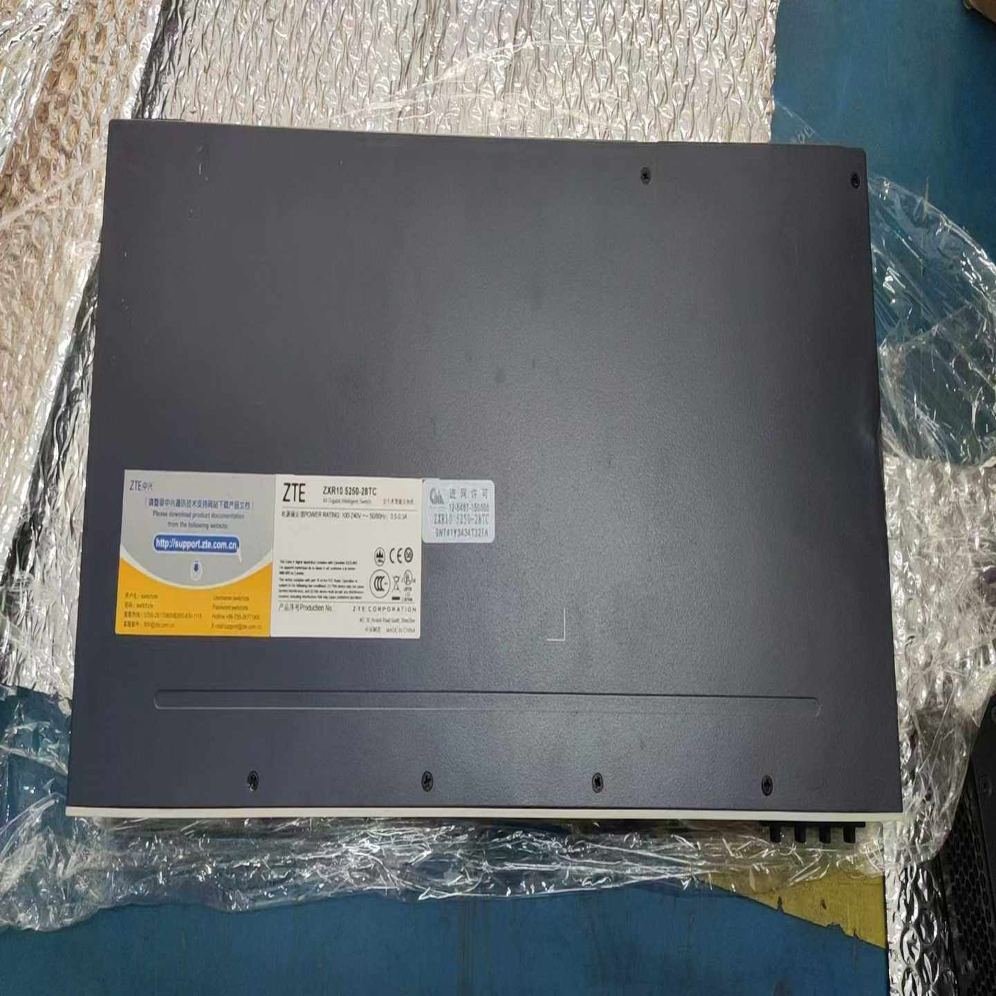 中兴ZXR105250-28TC24口全千兆智能交换机--议价商品