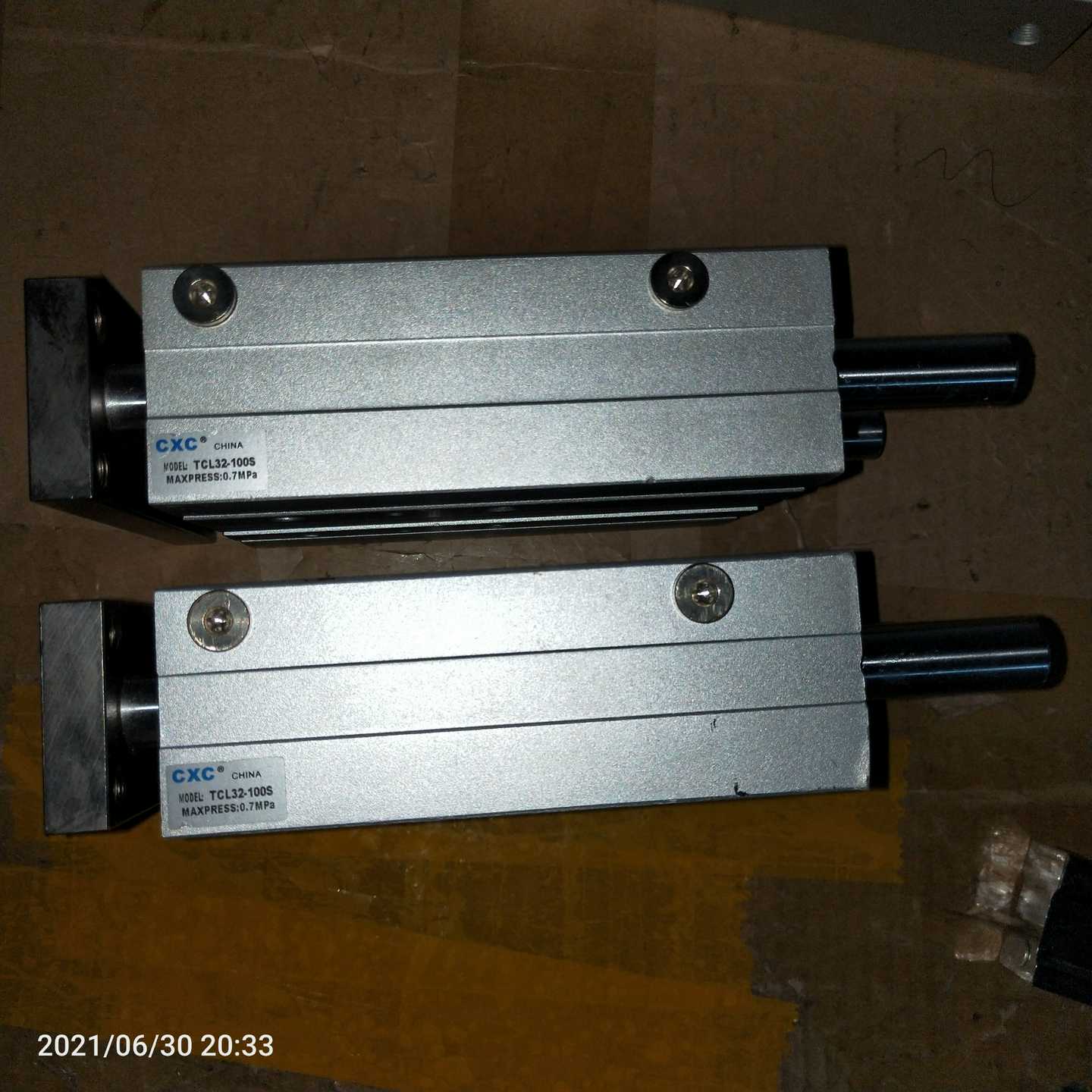 议价拆机CXC气缸TCL32-100S有2个100元一个，SNS