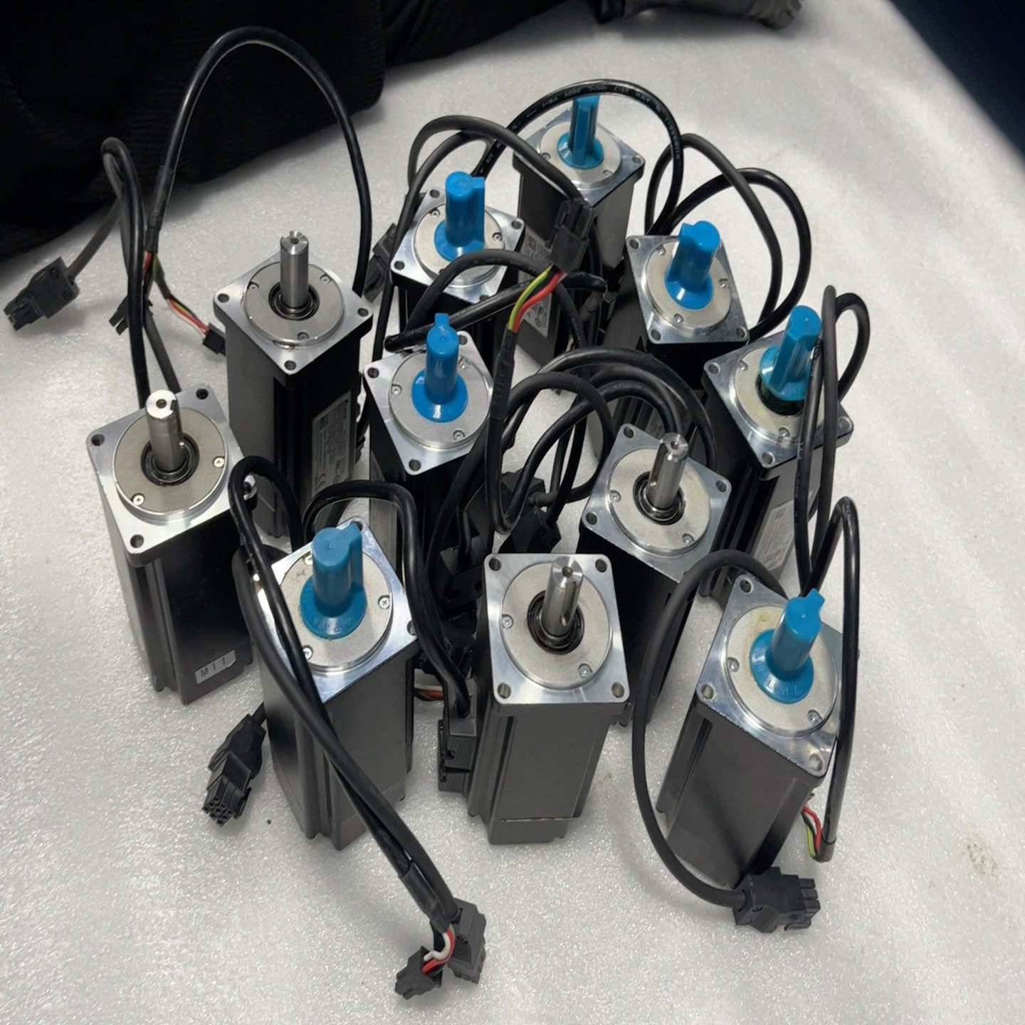 咨询-台达伺服电机ECM-A3H-C10604RS1，几乎，轴