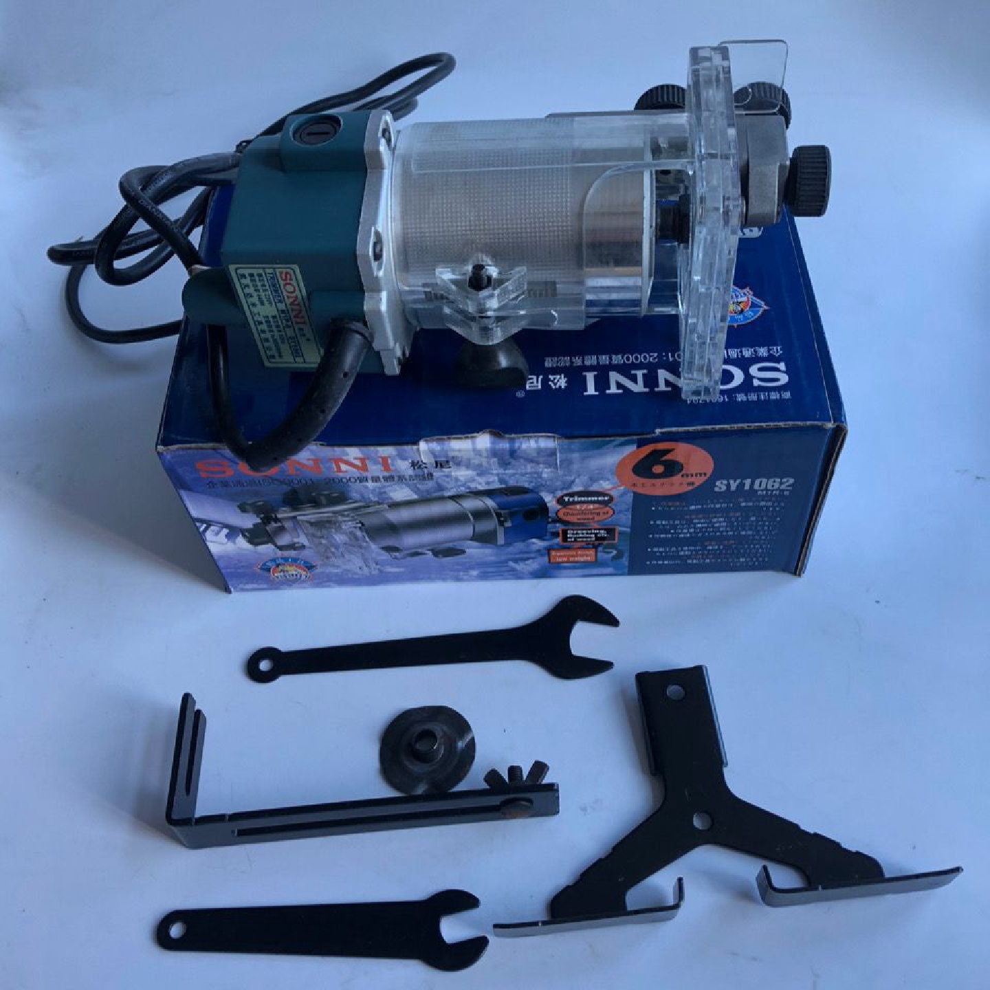 牧田3701款松尼牌木工修边机大功率小罗机专业电木铣雕花台湾电机