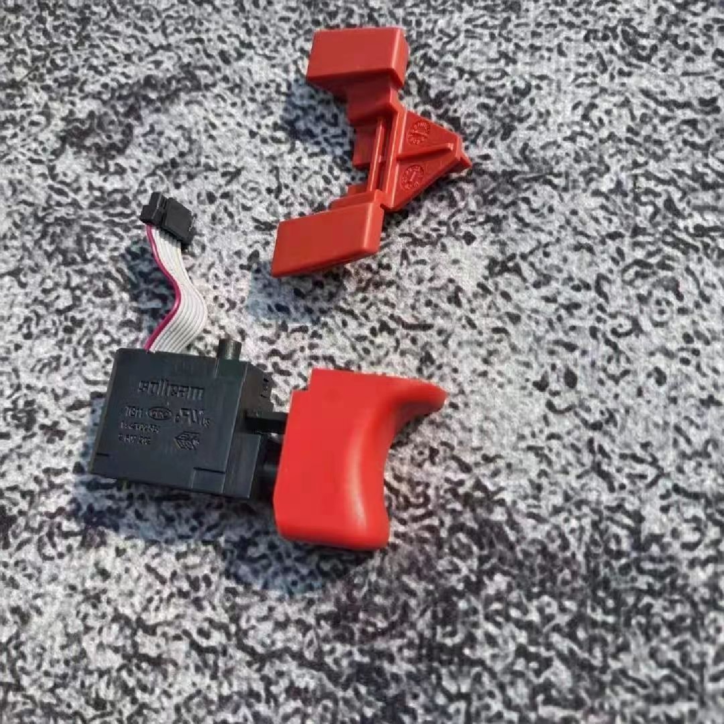 博士GSR12V-30开关无刷冲击手钻充电式小型工业家用锂电动螺丝刀