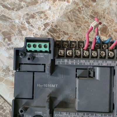 汇川PLcH2U一1616MT一台！！通电显示正常120~询价